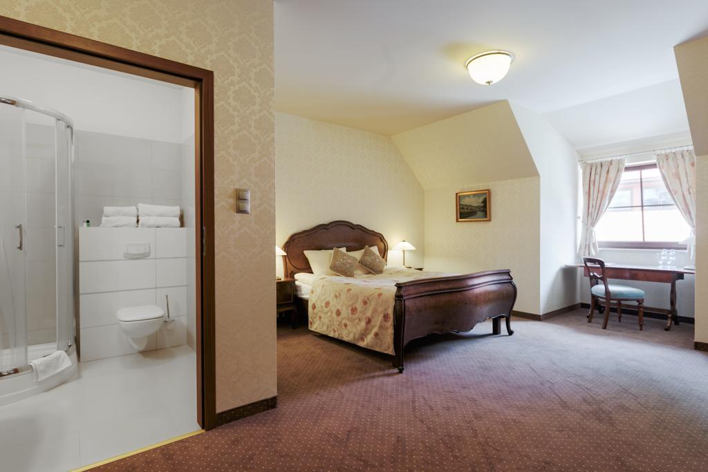 Hotel Folwark Zgierz Ngoại thất bức ảnh