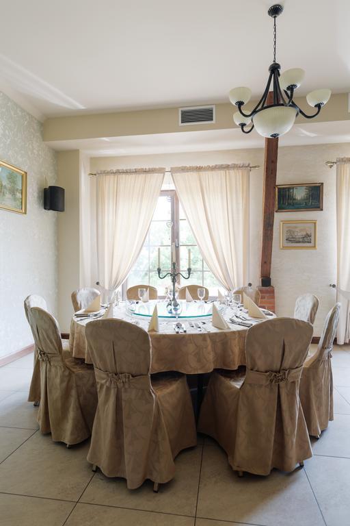 Hotel Folwark Zgierz Ngoại thất bức ảnh
