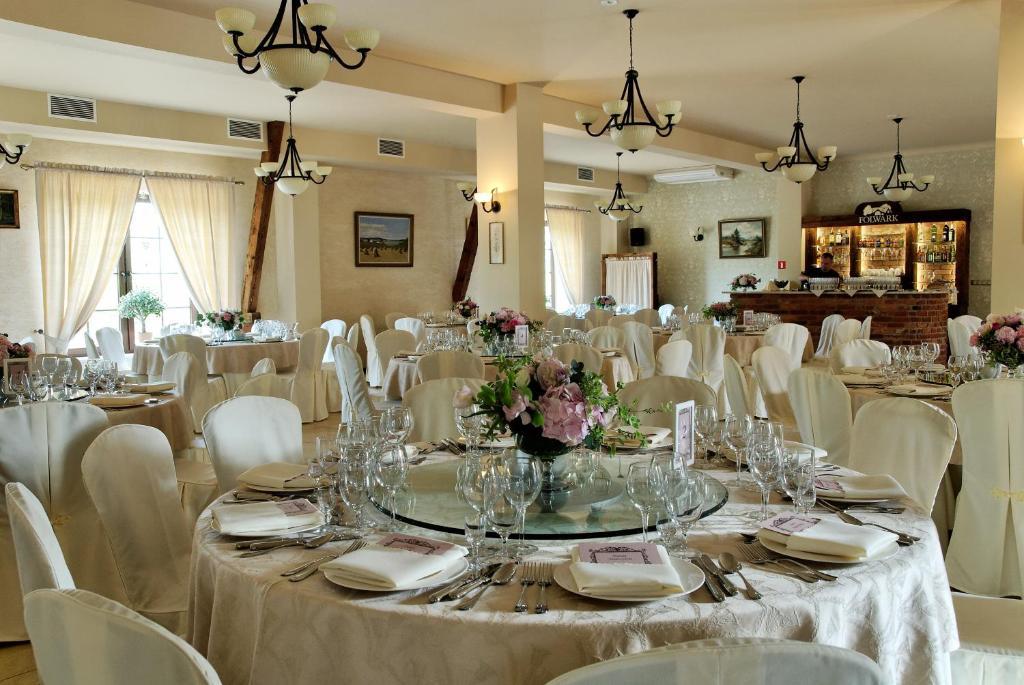 Hotel Folwark Zgierz Ngoại thất bức ảnh