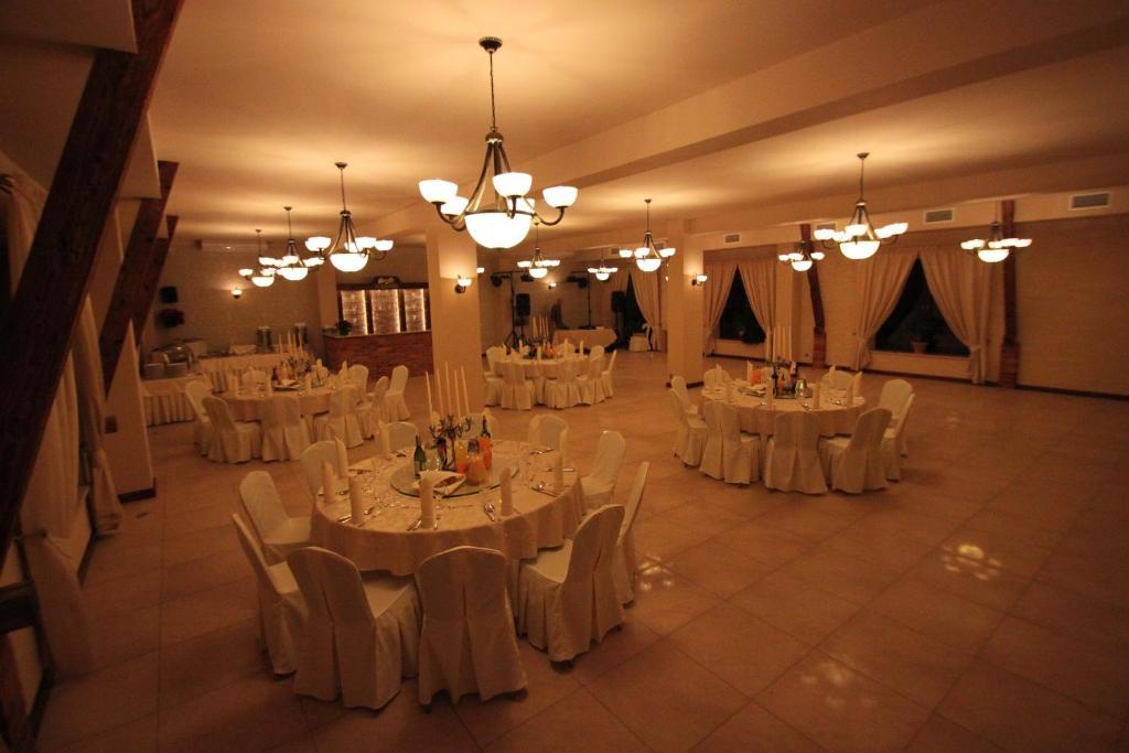 Hotel Folwark Zgierz Ngoại thất bức ảnh